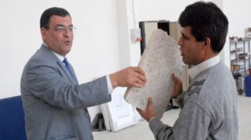 Elbistan MYO, Ay&ccedil;i&ccedil;eğinden Yalıtım Malzemesi I&ccedil;in U&ccedil;ak Yapıştırıcısı Kullanacak