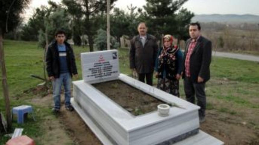 'www.terorsehitleri.com' Sitesi Y&ouml;neticilerinden Şehit Ailesine Ziyaret