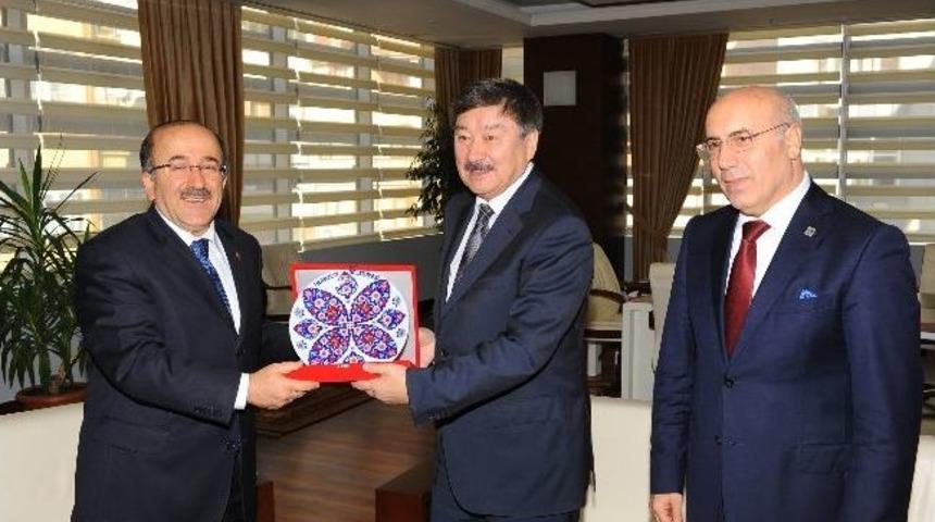 T&uuml;rksoy'dan Başkan G&uuml;mr&uuml;k&ccedil;&uuml;oğlu&rsquo;na Ziyaret