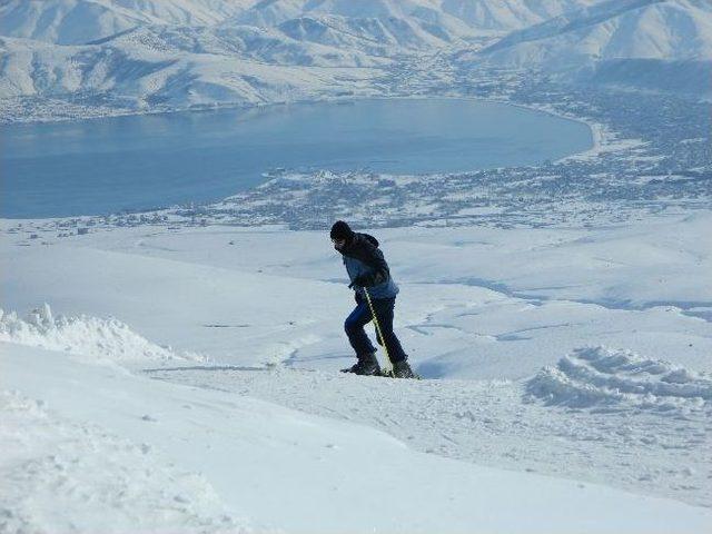 Nemrut Dağı Kayak Severlerin Akınına Uğradı