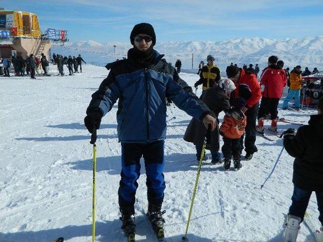 Nemrut Dağı Kayak Severlerin Akınına Uğradı