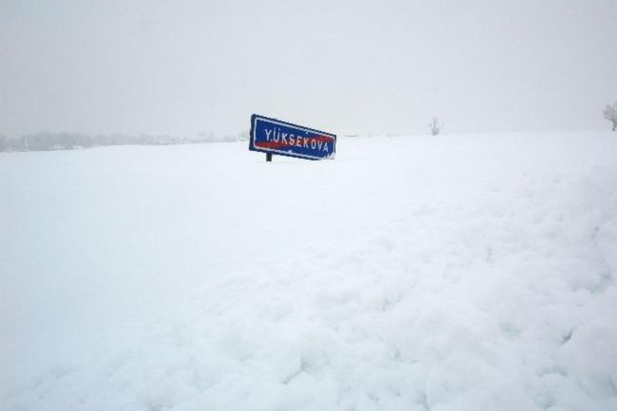 Y&uuml;ksekova&rsquo;dan Kartpostallık Kar Manzaraları