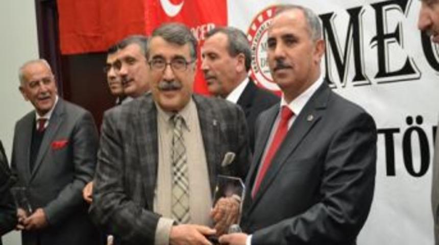 Başarılı Belediye Başkanı Sencer &Ouml;d&uuml;llendirildi