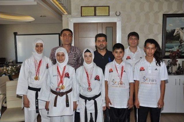 Kizami Karate Salonu Sporcuları Başarıdan Başarıya Koşuyor