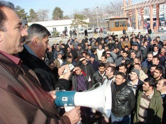 Van’da Taşeron İşçilerin İşten Çıkarılmalarına Tepki