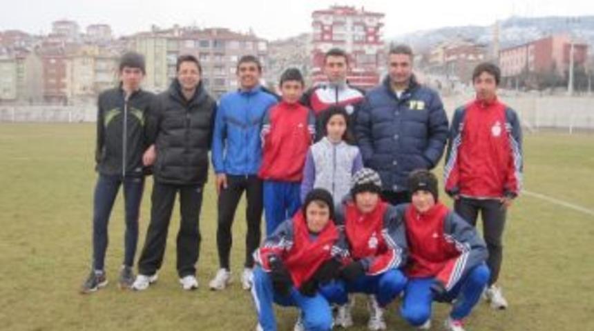 Nevşehirli Atletler Eyof Ve D&uuml;nya Gen&ccedil;ler Şampiyonasına Hazırlanıyor