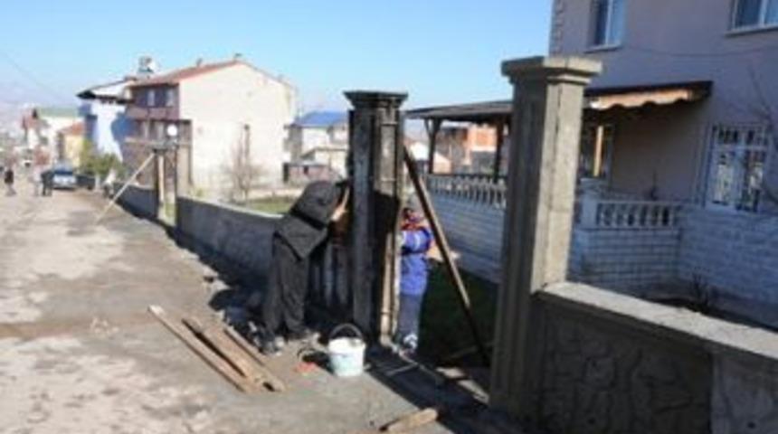 Kent estetiğne uygun dekoratif duvarlar yapılıyor