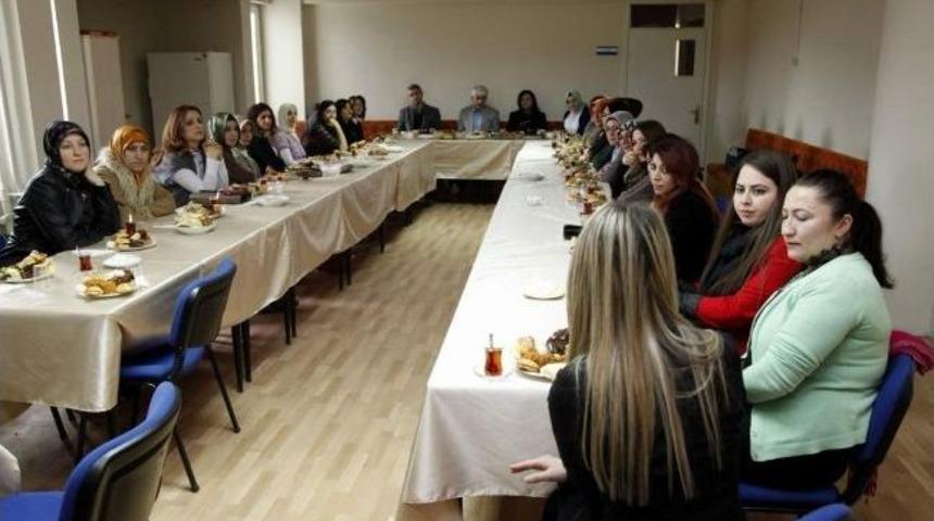 Başkan Sakallı, Ak Parti Kadın Kolları Programına Katıldı