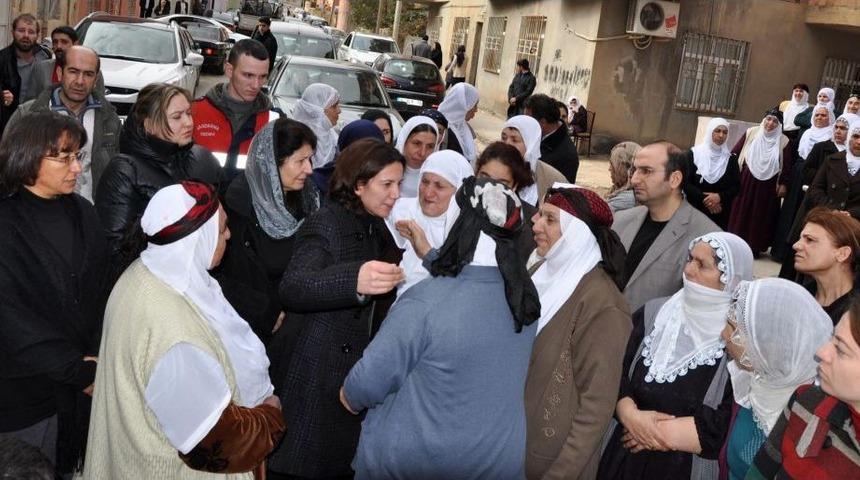 KCK Tutuklusu Vekil Irmak, Izinli Olarak Babasının Taziyesine Geldi
