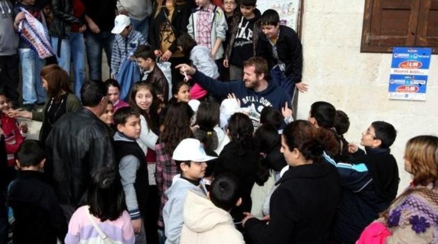 Basketbolcular Tegv'li &Ccedil;ocuklar İle Buluştu