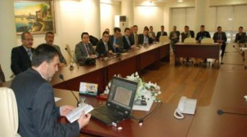 Karatay Belediyesi Personeline B&uuml;y&uuml;kşehir Yasası Anlatıldı