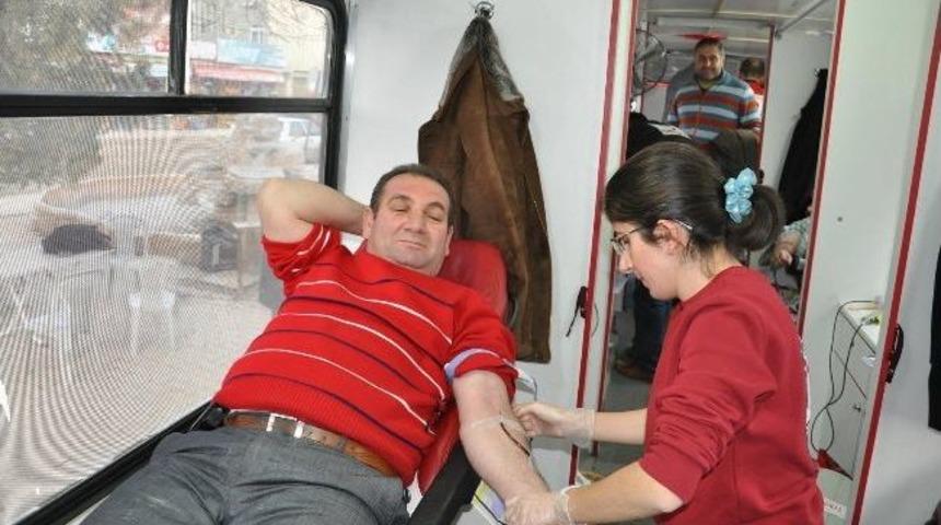 Kızılay Yerk&ouml;y&rsquo;de Kan Bağışı Kampanyası Başlattı