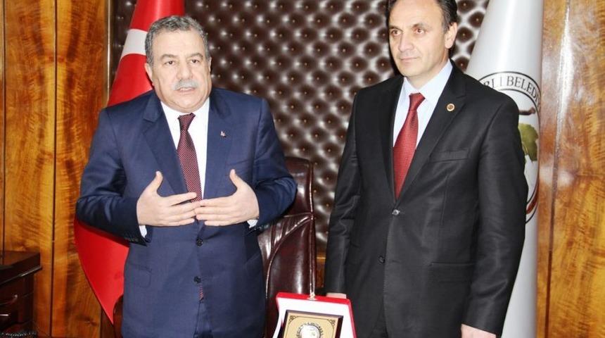 G&uuml;ler, &Ouml;merli Belediye Başkanı Altındağ&rsquo;ı Ziyaret Etti
