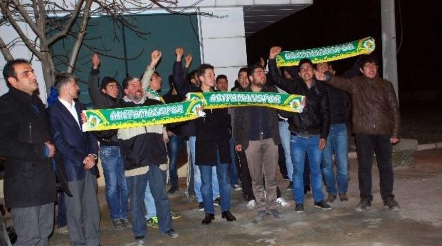 Taraftarlar Adıyamanspor'a Destek İstedi