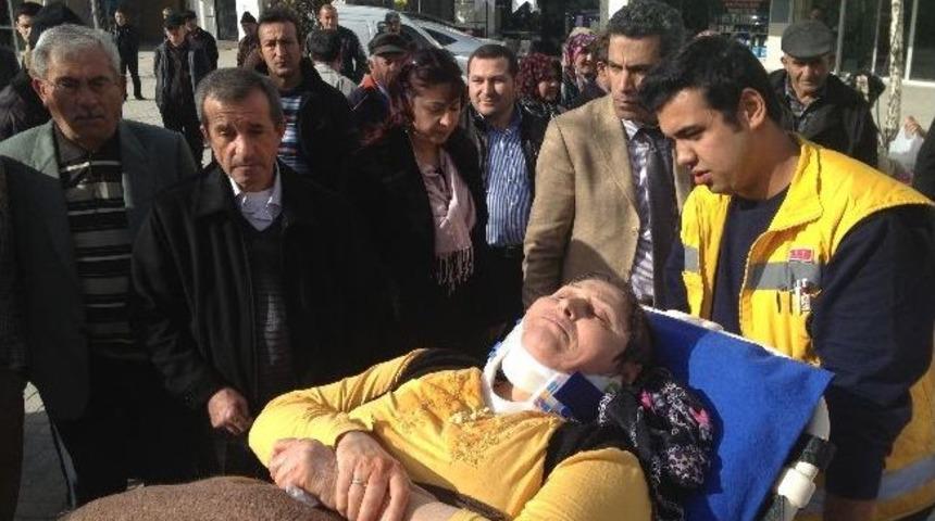 Y&uuml;r&uuml;yen Merdivenden D&uuml;şerek Hastanelik Oldu