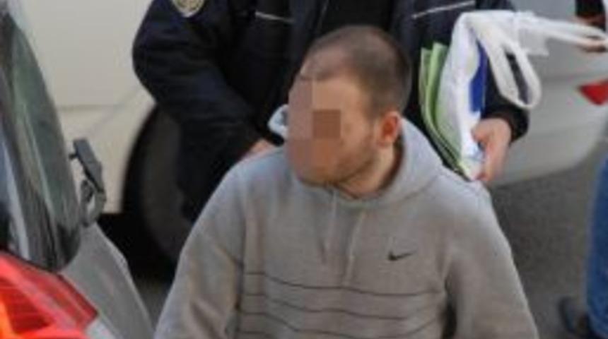 Ma&ccedil;ta Tartıştığı Kişiyi Bı&ccedil;aklayan Gen&ccedil; Tutuklandı