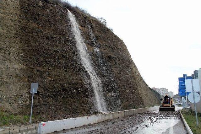 Samsun’da Kanalizasyon Borusu Patladı 2