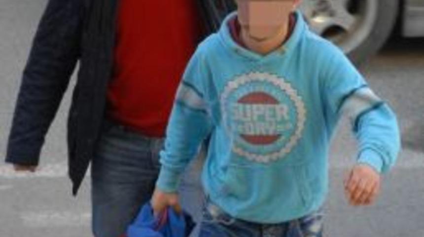Bı&ccedil;akla &Ccedil;evreyi Rahatsız Edince Yakalandı