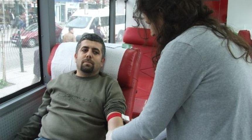 Kızılay`dan &Ccedil;orlu`da Kan Bağışı Kampanyası