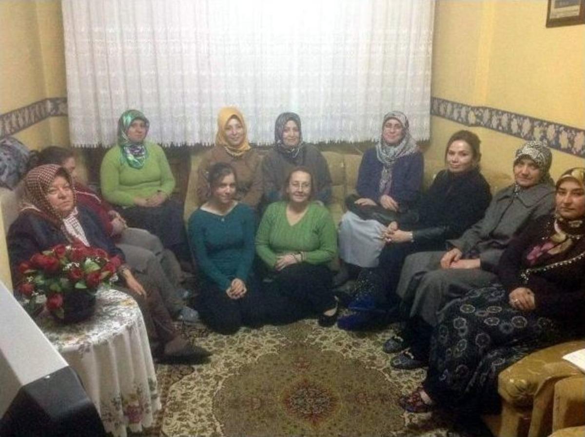 Ak Partili Kadınlar Ev Ziyaretlerine Devam Ediyor