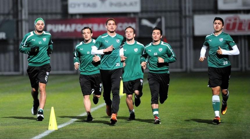 Bursaspor, Karab&uuml;kspor Hazırlıklarına Başladı