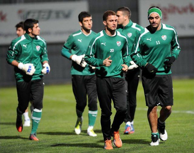 Bursaspor, Karab&uuml;kspor Hazırlıklarına Başladı 1