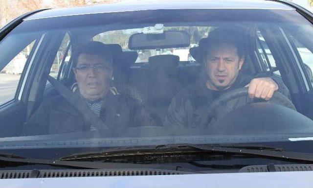 Ehliyetine El Konulunca Şof&ouml;r Tuttu 3