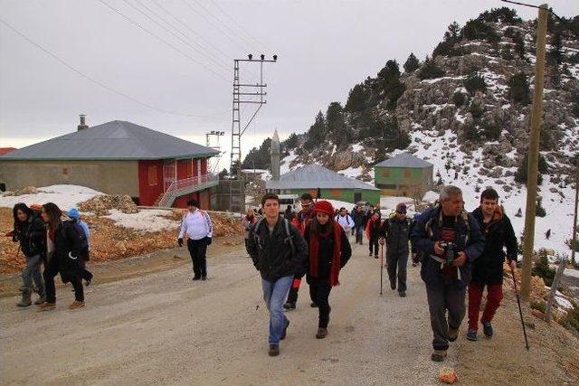 Kızıldağ Yaylasında Kar Yürüyüşü