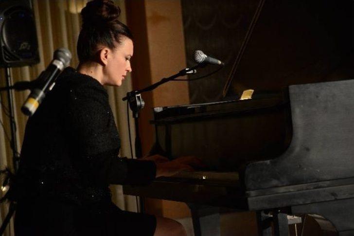 Rektör Korkmaz’dan Svante Cornell’e “hazar Bilim Adamı” Ödülü G4