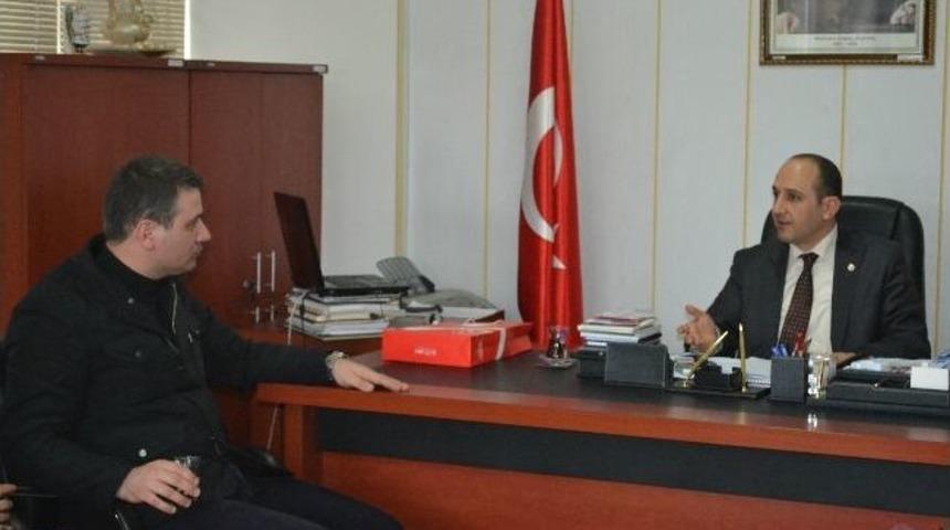 Ak Parti Serdivan İl&ccedil;e Başkanlığı, Aile Ve Sosyal Politikalar Sakarya İl M&uuml;d&uuml;r&uuml; Kerem Toprak&rsquo;ı Makamında Ziyaret Etti