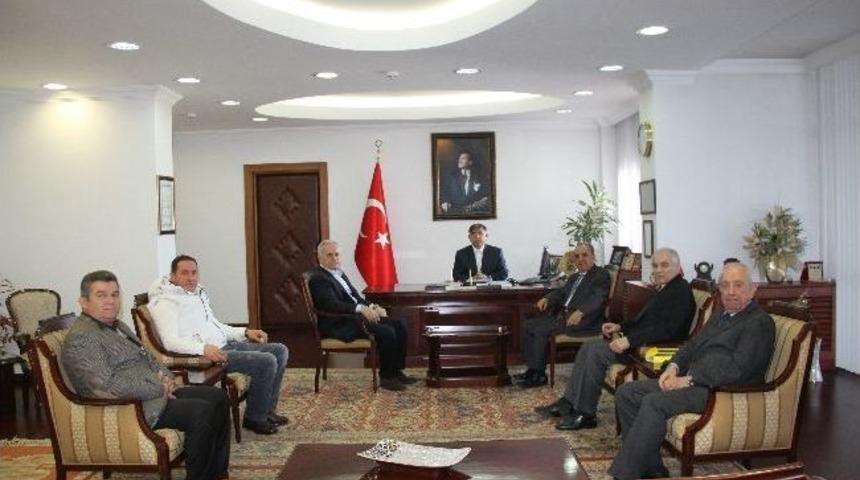 Fenerbah&ccedil;eli Y&ouml;neticilerden Vali Yılmaz&rsquo;a Ziyaret