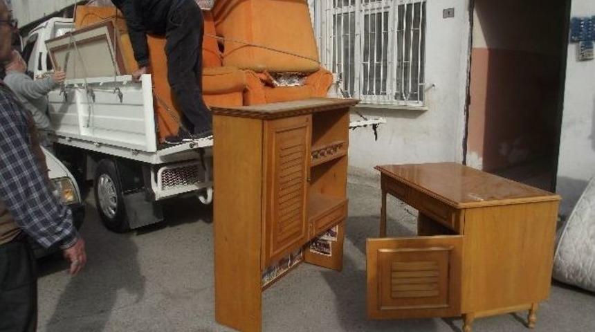 Evi Yanan Aileye Yardım Eli