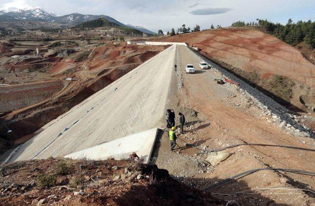 60 Milyon Liralık Akbaş Barajı’nın Gövde Dolgusu Tamamlandı