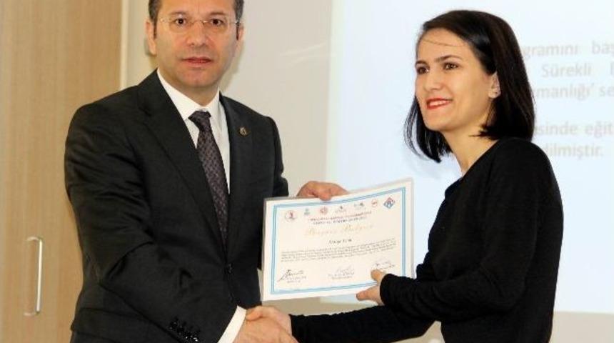 İnsan Kaynakları Uzmanları Sertifikalarını Aldı