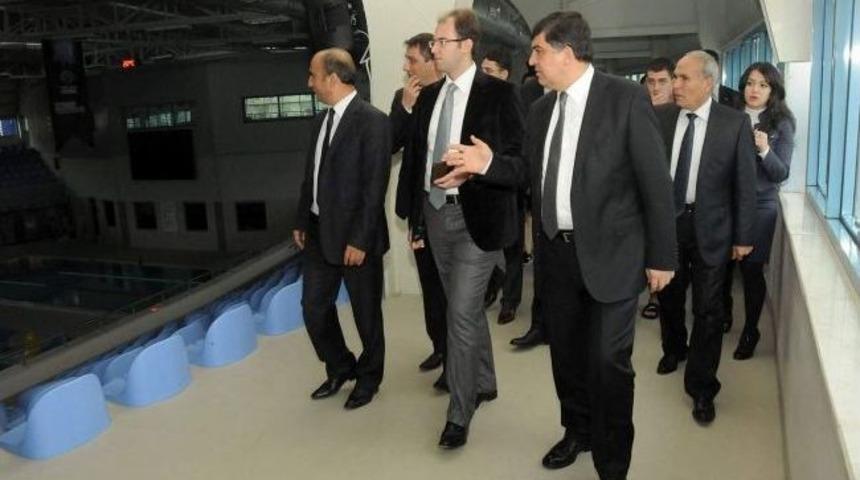 Başkan Fadıloğlu, Kaymakam Ve Belediye Başkanlarına Hizmetlerini Anlattı