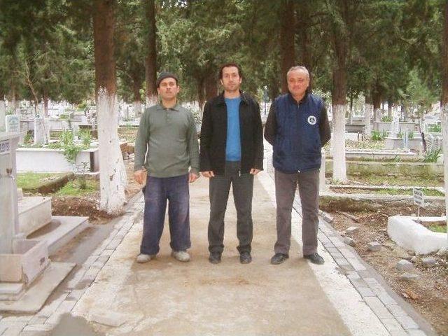 Burhaniye&rsquo;deki Mezarlıklarda &Ccedil;eşmeler Tek Tip Oldu 1