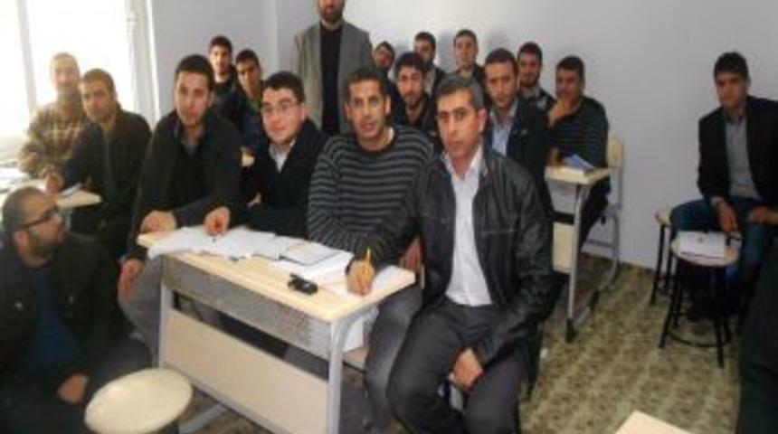 İmam Yeterlilik Kursuna Yoğun Ilgi