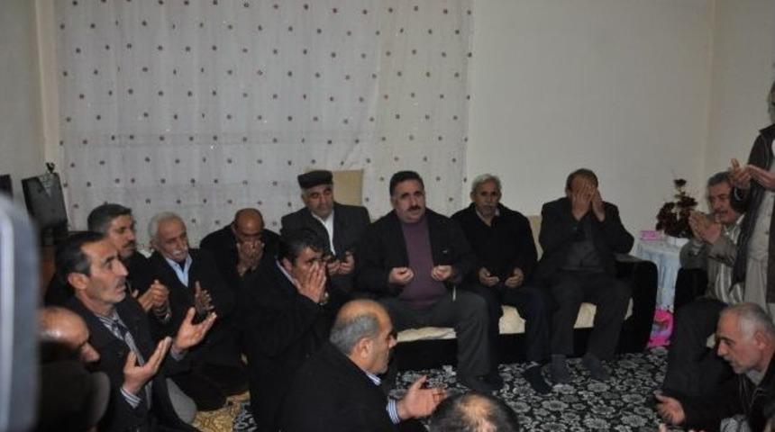 Siirt Belediye Başkanı Sadak, Eruh&rsquo;ta Husumetli İki Aileyi Barıştırdı