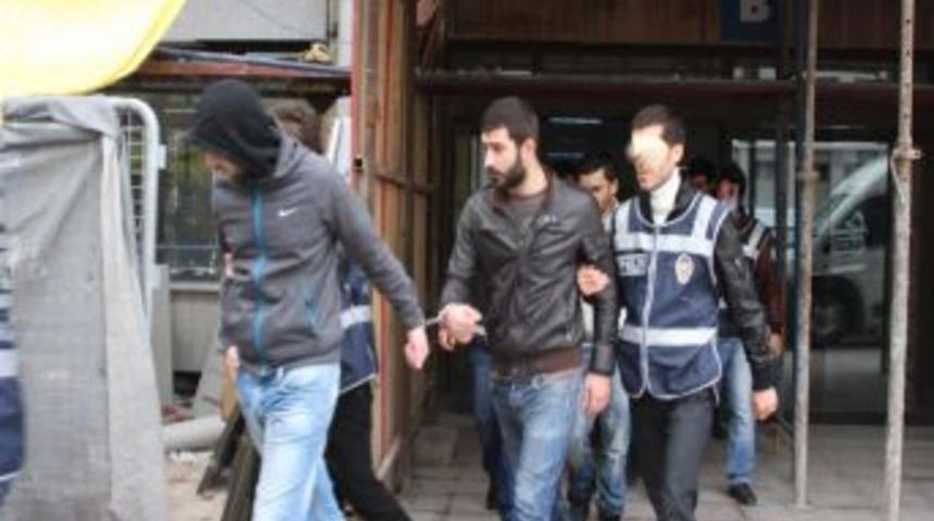 İstanbul&rsquo;da Uyuşturucu Operasyonu: 42 G&ouml;zaltı