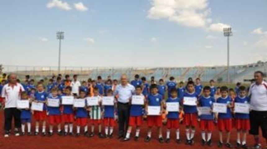 B&uuml;y&uuml;k&ccedil;ekmece&rsquo;de spor alanları tamamlanıyor