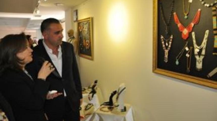 Nursen Bakır&rsquo;ın sergisine b&uuml;y&uuml;k ilgi