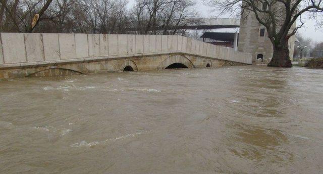 Tunca Nehri nde Sular Y&uuml;kselmeye Devam Ediyor 2