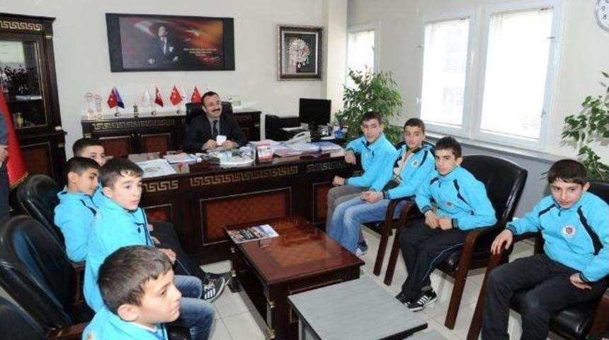 Muş Ve Hakkarili &Ouml;ğrenciler G&ouml;n&uuml;llerince Eğlendiler