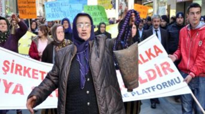 &Ccedil;imento Fabrikasına Horonlu Tepki