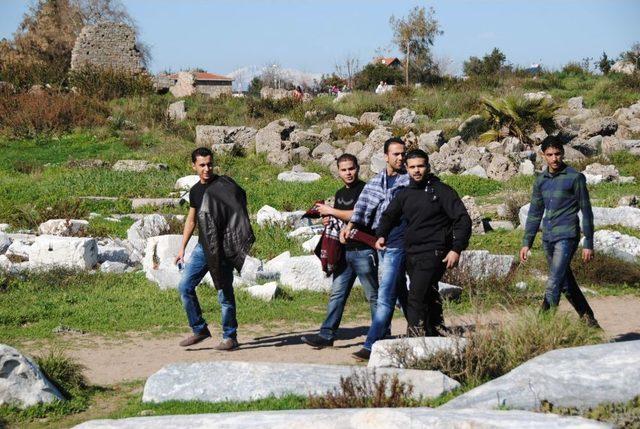 220 Libyalı Polis, Side Antik Kent i Ziyaret Etti 1