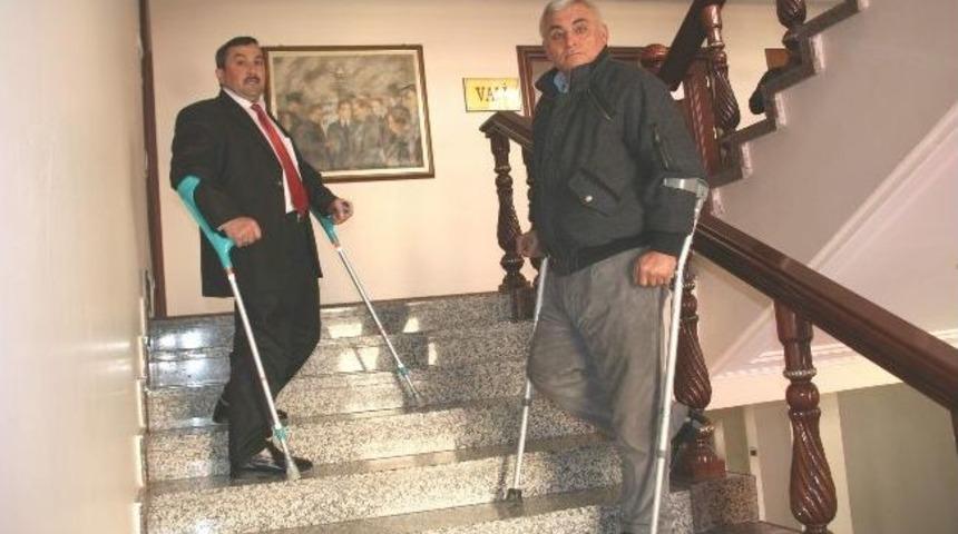 Yozgat&rsquo;taki Engelliler Valiliğe Asans&ouml;r Yaptırılmasını İstiyor