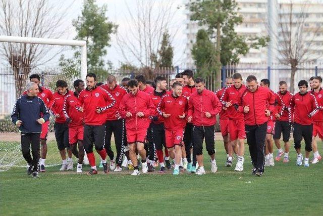 Mersin İdmanyurdu'nda Fenerbahçe Mesaisi Başladı