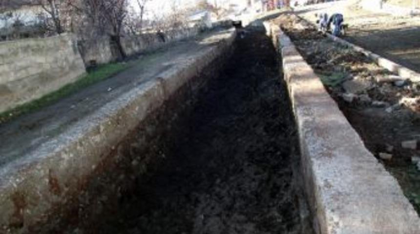 Yeni&ccedil;ubuk Belediyesi&rsquo;nde Dere Islah &Ccedil;alışmaları Başlatıldı