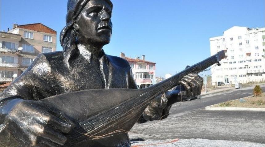 Aşık Ali Tanburacı&rsquo;ya &Ccedil;irkin Saldırı