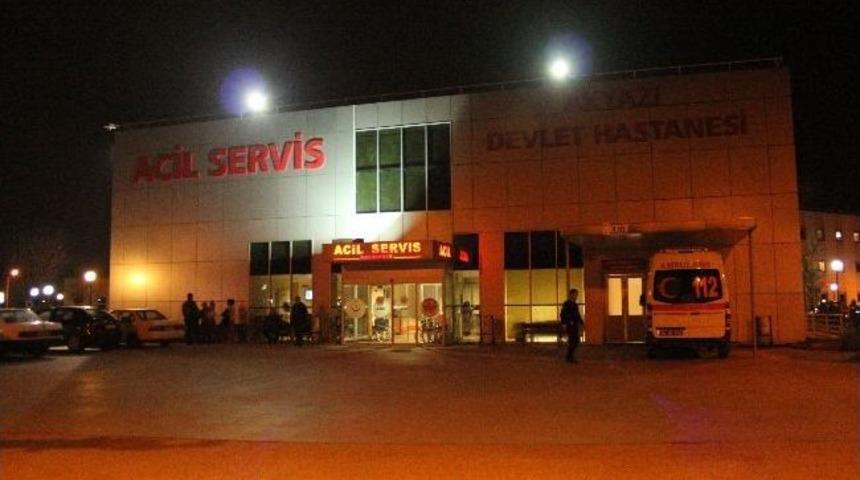 Cezaevinden &ccedil;ıkıp akrabası ile &ccedil;atıştı